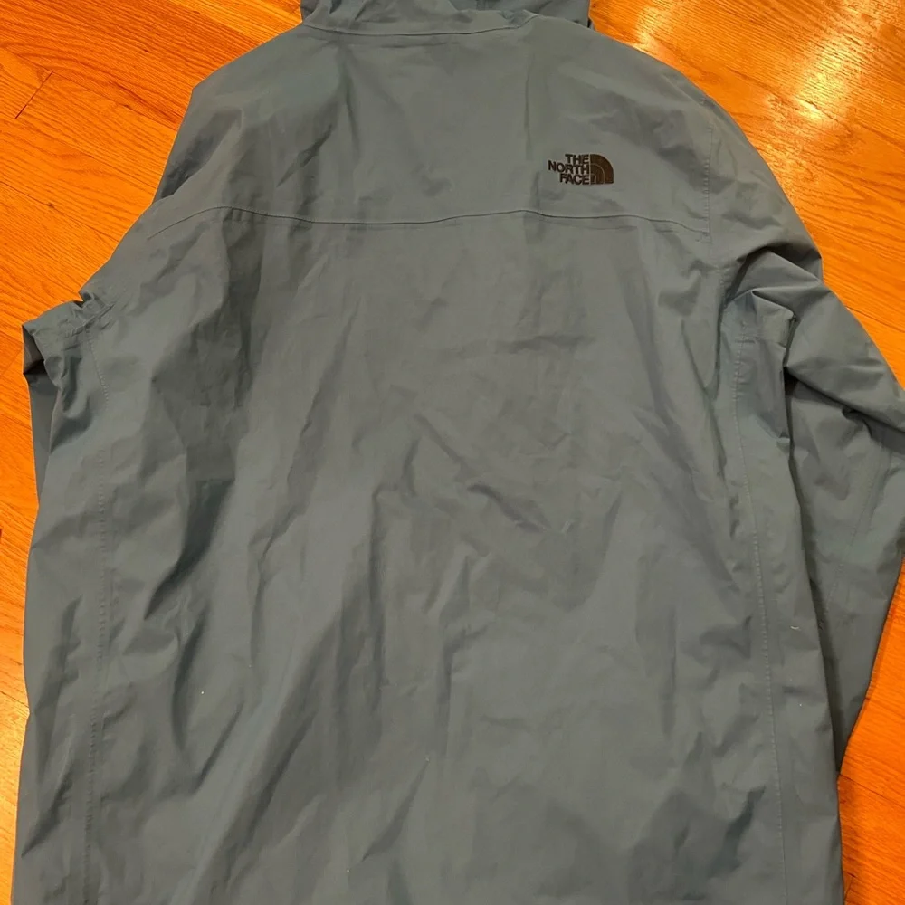 The North Face Men's Slate Blue hyvent jacket